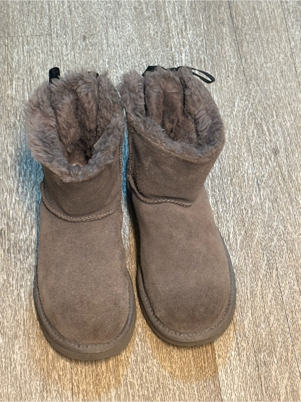 UGG GRAY BAILEY BOW BOOTS WOMENS SIZE 6